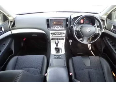 Nissan SKYLINE  с аукциона в Японии