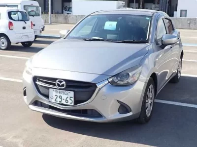 Mazda DEMIO  с аукциона в Японии