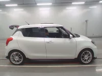 Suzuki SWIFT лот № 30656 оценка 3.5  с аукциона в Японии 2