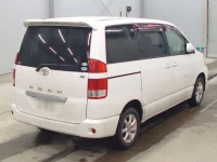 Toyota NOAH лот № 5563 оценка 3  с аукциона в Японии 1
