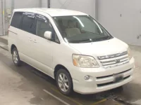 Toyota NOAH лот № 5563 оценка 3  с аукциона в Японии 4