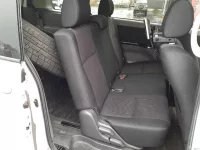 Toyota ISIS лот № 5606 оценка 3.5  с аукциона в Японии 8