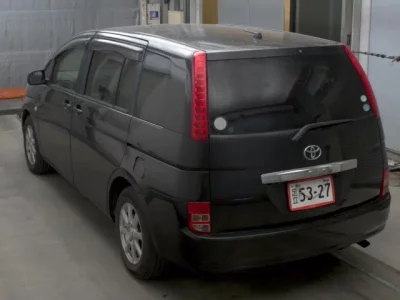 Toyota ISIS  с аукциона в Японии