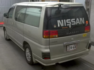 Nissan ELGRAND  с аукциона в Японии