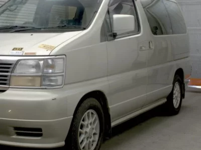 Nissan ELGRAND  с аукциона в Японии