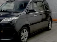 Toyota SPADE лот № 2225 оценка 3.5  с аукциона в Японии 3