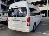 Toyota HIACE лот № 2186 оценка 4  с аукциона в Японии 1