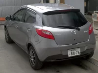 Mazda DEMIO лот № 2233 оценка 4  с аукциона в Японии 1
