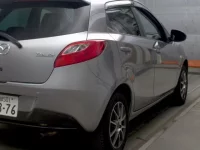 Mazda DEMIO лот № 2233 оценка 4  с аукциона в Японии 4