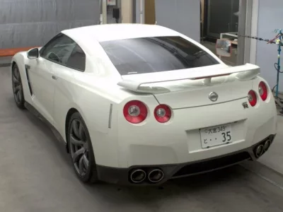 Nissan GT-R