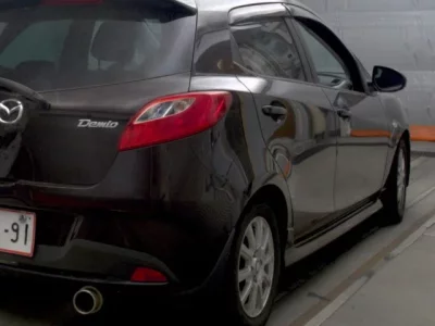 Mazda DEMIO  с аукциона в Японии