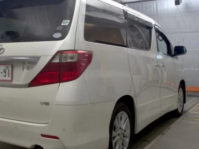 Toyota ALPHARD  с аукциона в Японии