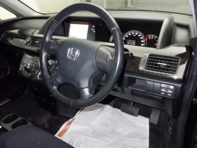 Honda ELYSION  с аукциона в Японии