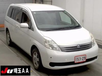 Toyota ISIS  с аукциона в Японии