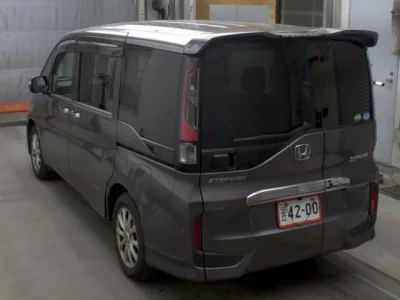 Honda STEP WAGON  с аукциона в Японии