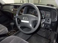 Toyota CROWN COMFORT лот № 10055 оценка R  с аукциона в Японии 2