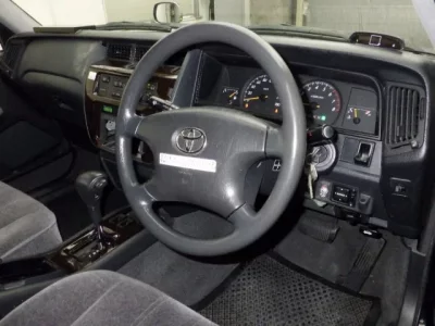 Toyota CROWN COMFORT  с аукциона в Японии