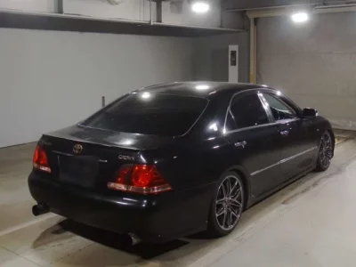 Toyota CROWN  с аукциона в Японии