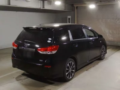 Toyota WISH  с аукциона в Японии