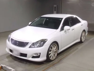 Toyota CROWN  с аукциона в Японии