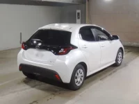 Toyota YARIS лот № 2380 оценка 4.5  с аукциона в Японии 1