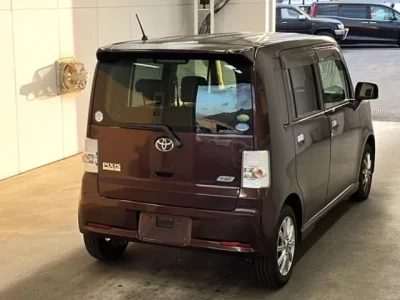 Toyota PIXIS SPACE