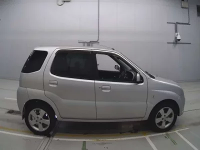 Suzuki CHEVROLET CRUZE