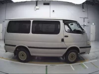 Toyota HIACE лот № 10018 оценка 3  с аукциона в Японии 2