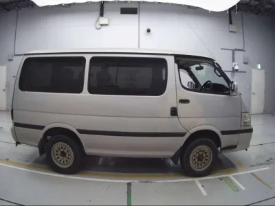 Toyota HIACE  с аукциона в Японии
