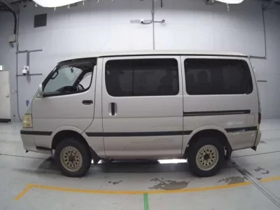 Toyota HIACE  с аукциона в Японии