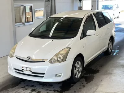 Toyota WISH  с аукциона в Японии