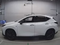 Lexus NX лот № 36017 оценка 4.5  с аукциона в Японии 3