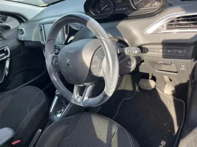 Peugeot 208  с аукциона в Японии