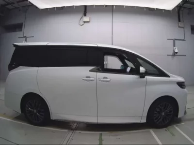 Toyota VELLFIRE  с аукциона в Японии