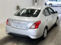 Nissan TIIDA LATIO лот № 1124 оценка 3.5  с аукциона в Японии 1