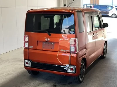 Daihatsu WAKE  с аукциона в Японии