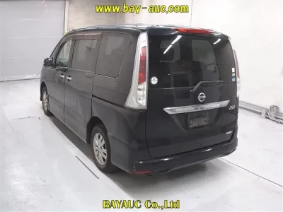 Nissan SERENA  с аукциона в Японии