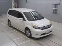 Toyota ISIS лот № 10081 оценка R  с аукциона в Японии 4