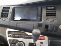 Toyota ISIS лот № 10081 оценка R  с аукциона в Японии 9