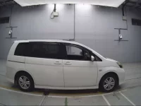 Toyota ISIS лот № 10081 оценка R  с аукциона в Японии 2