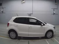 Volkswagen POLO лот № 38076 оценка 4  с аукциона в Японии 2