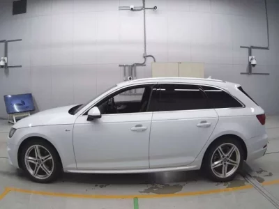 Audi A4  с аукциона в Японии