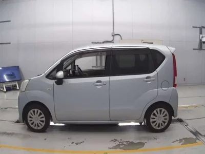 Daihatsu MOVE  с аукциона в Японии