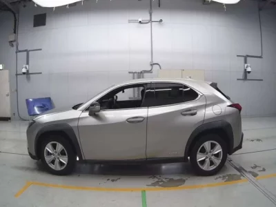 Lexus UX  с аукциона в Японии