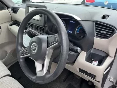 Nissan ROOX  с аукциона в Японии