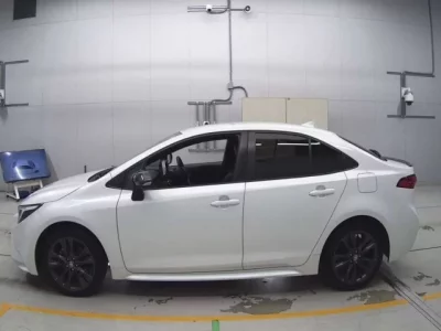 Toyota COROLLA  с аукциона в Японии