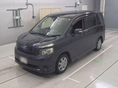 Toyota VOXY  с аукциона в Японии