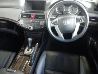 Honda INSPIRE  с аукциона в Японии