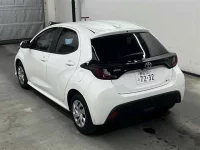 Toyota YARIS лот № 30077 оценка 5  с аукциона в Японии 1