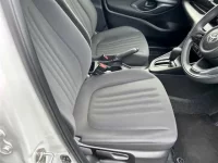 Toyota YARIS лот № 30077 оценка 5  с аукциона в Японии 6